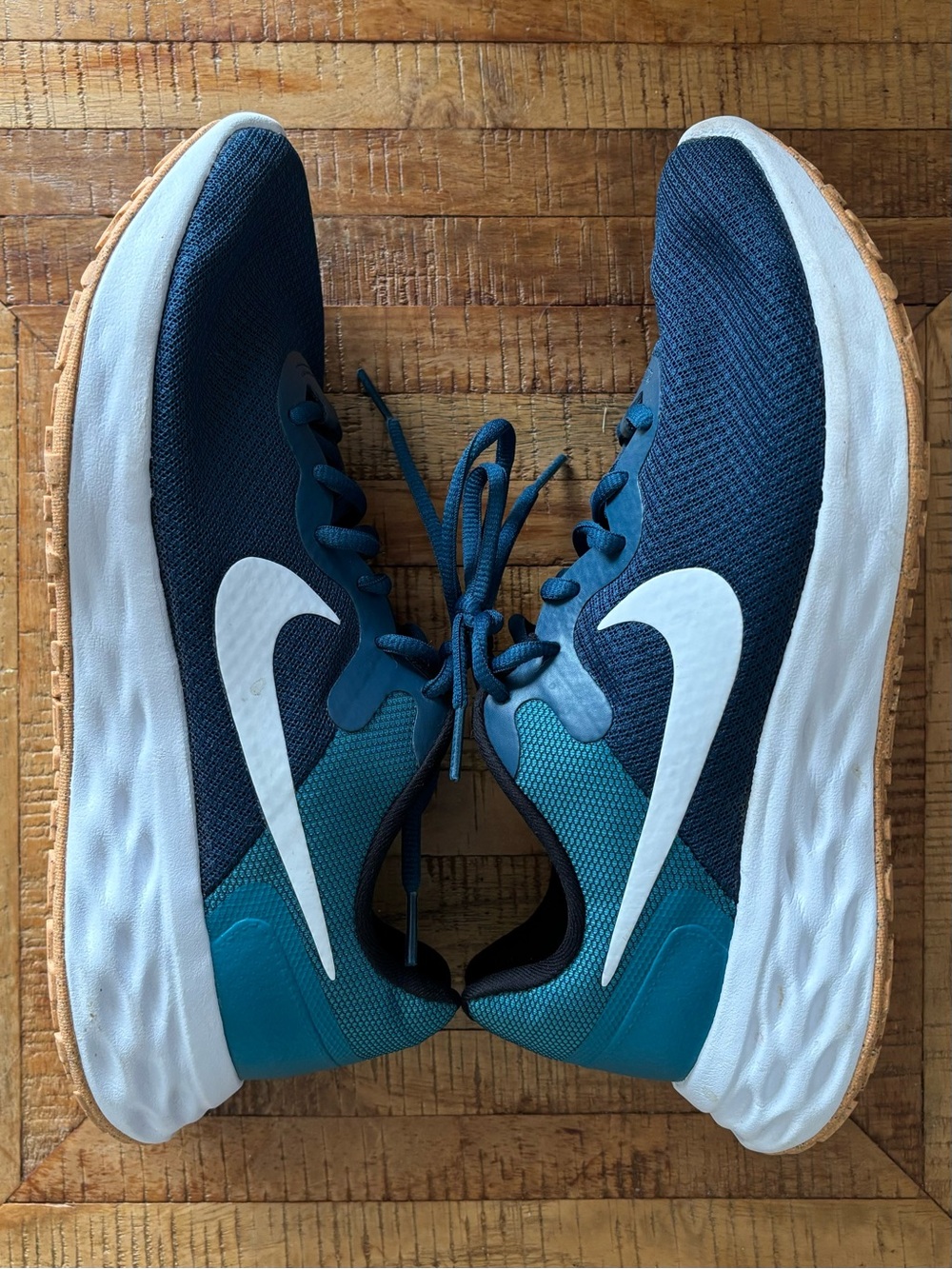 Women’s size 8 Nike Revolution